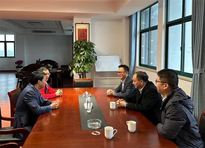常州市政協(xié)副主席、常州民建主委一行走訪我司